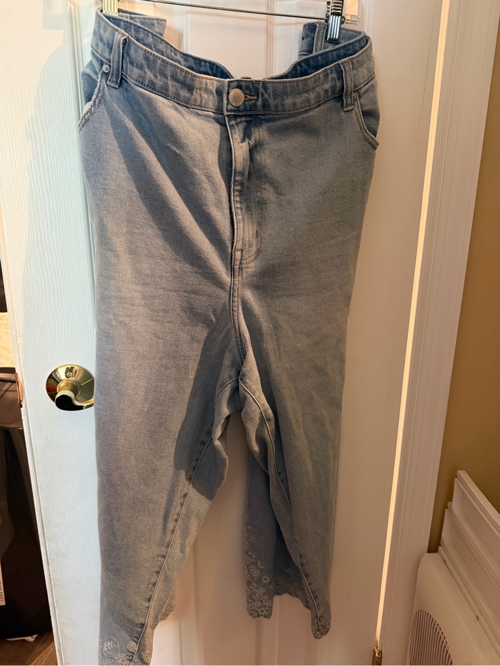 Lane Bryant blue washed Cropped Ankle Jeans with embroidered Hem